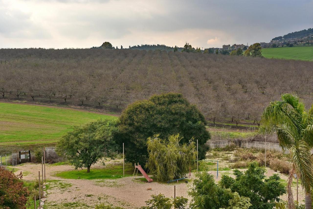 Pearl Of The Valley Hotel Kfar Tavor エクステリア 写真