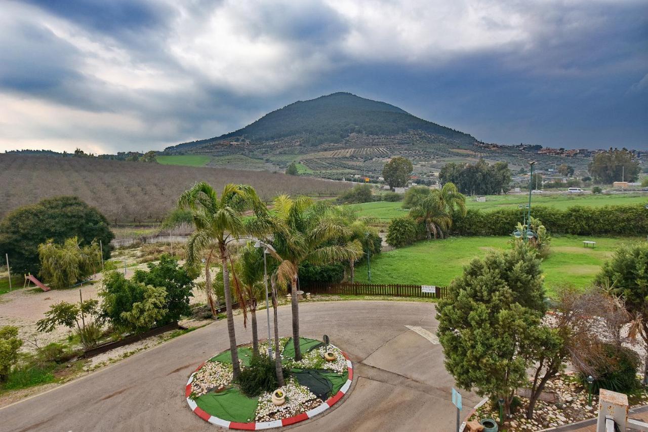Pearl Of The Valley Hotel Kfar Tavor エクステリア 写真
