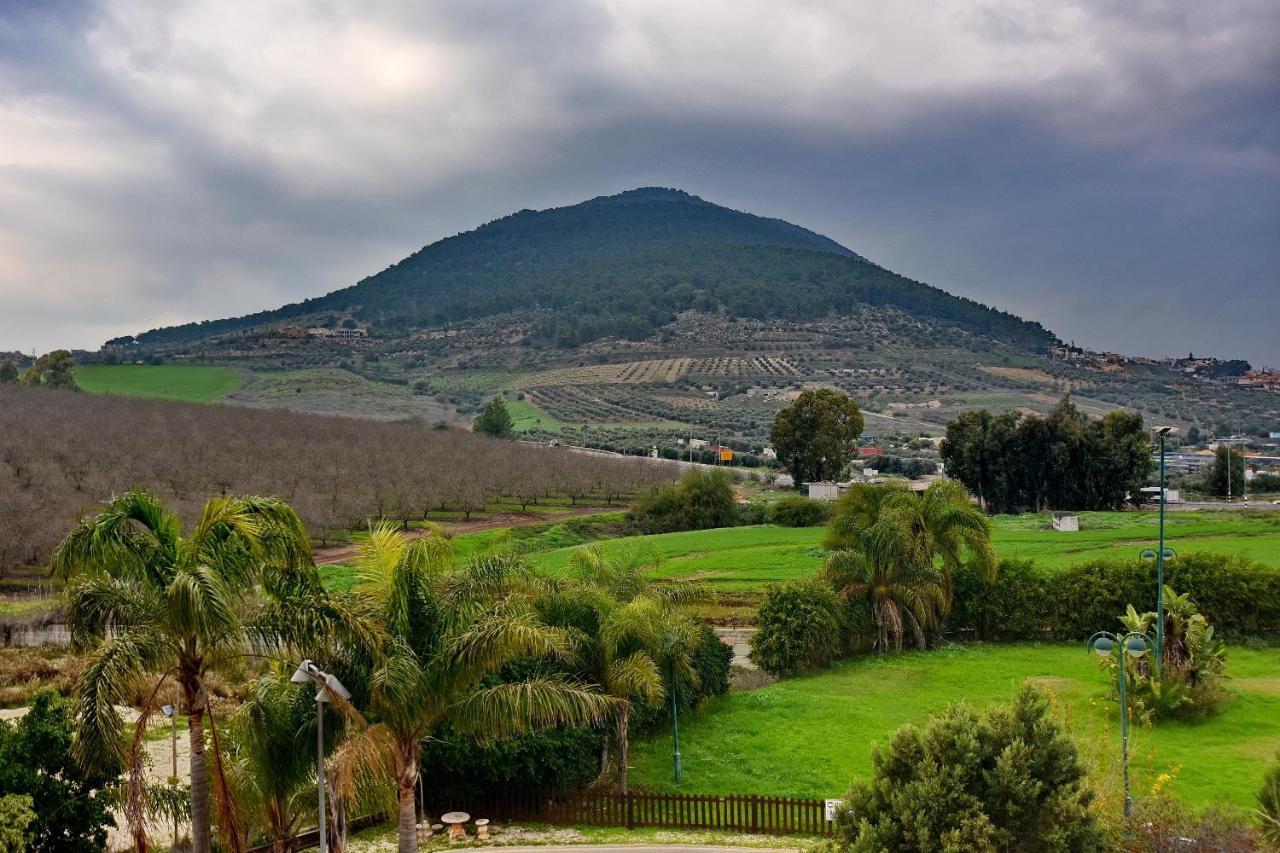 Pearl Of The Valley Hotel Kfar Tavor エクステリア 写真