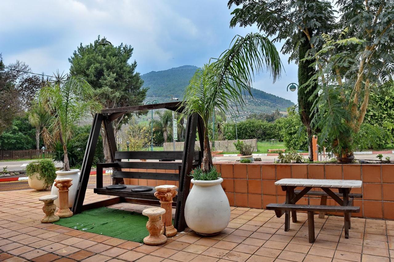 Pearl Of The Valley Hotel Kfar Tavor エクステリア 写真