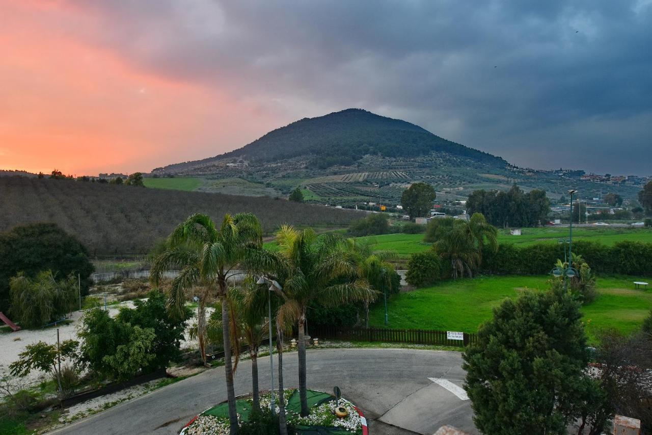 Pearl Of The Valley Hotel Kfar Tavor エクステリア 写真